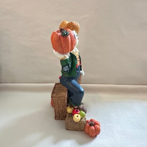 Scarecrow Figurine - Picture 4 of 8